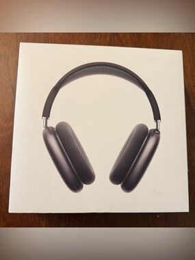 Apple AirPods Max - Lightning charger model